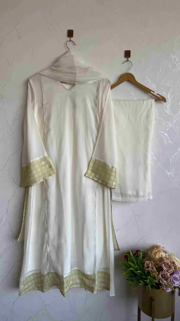 ps0421 (2).webp